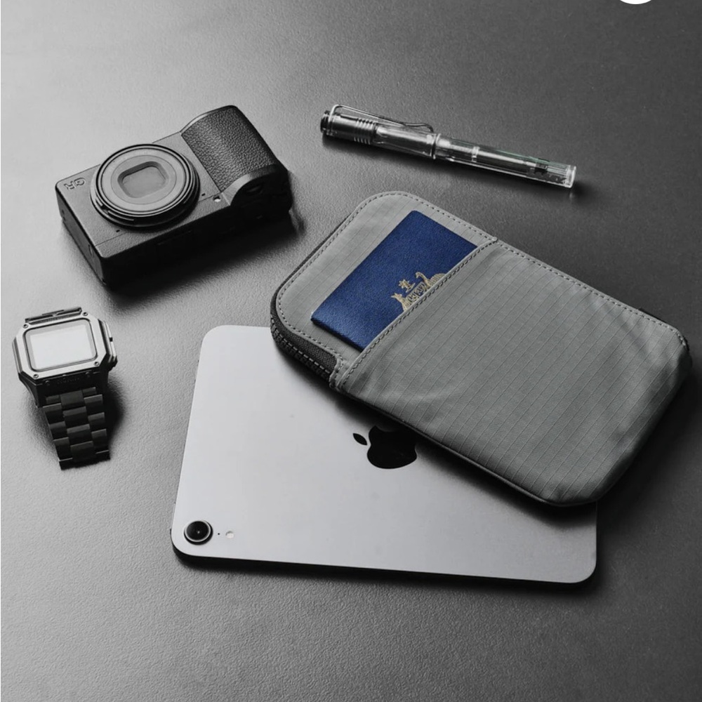NWT Alpaka Zip Travel Wallet A3 - Picture 4 of 9